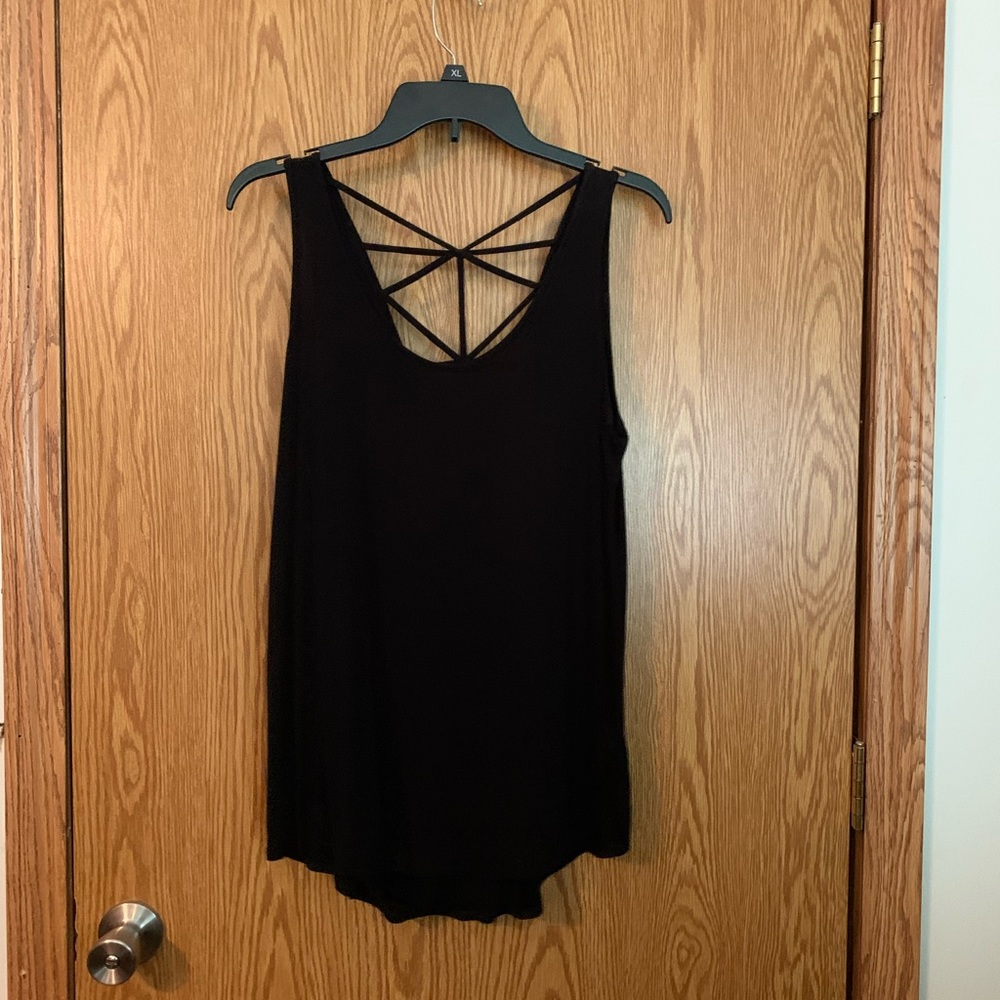 Maurices tank size L